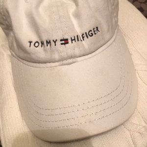 Tommy Hilfiger hat